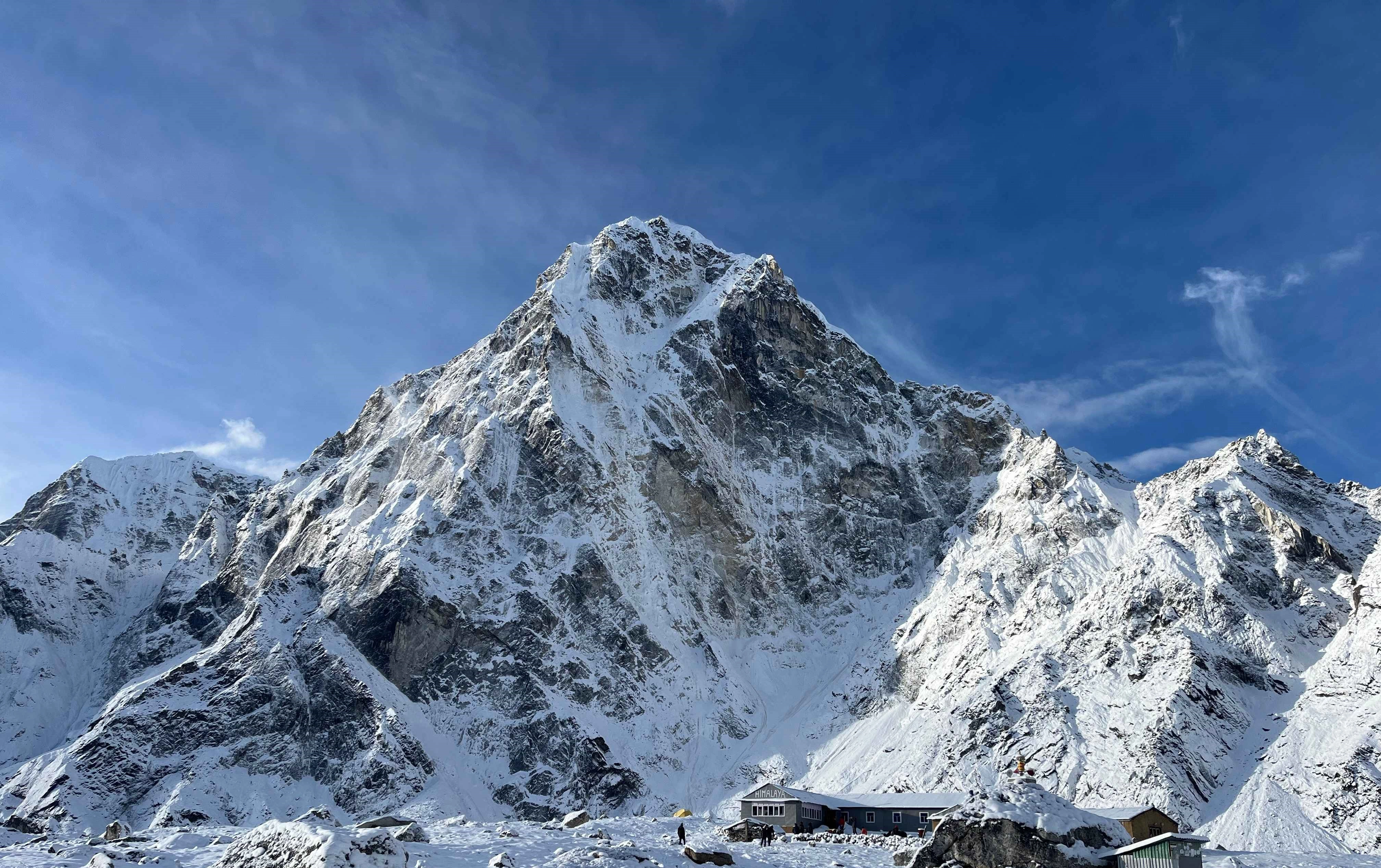 Cholatse Peak Climbing